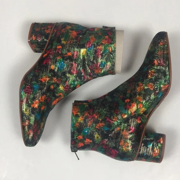 Anthropologie. Joyeux Ankle Boots. Green Motif. Size 40. - Picture 3 of 9